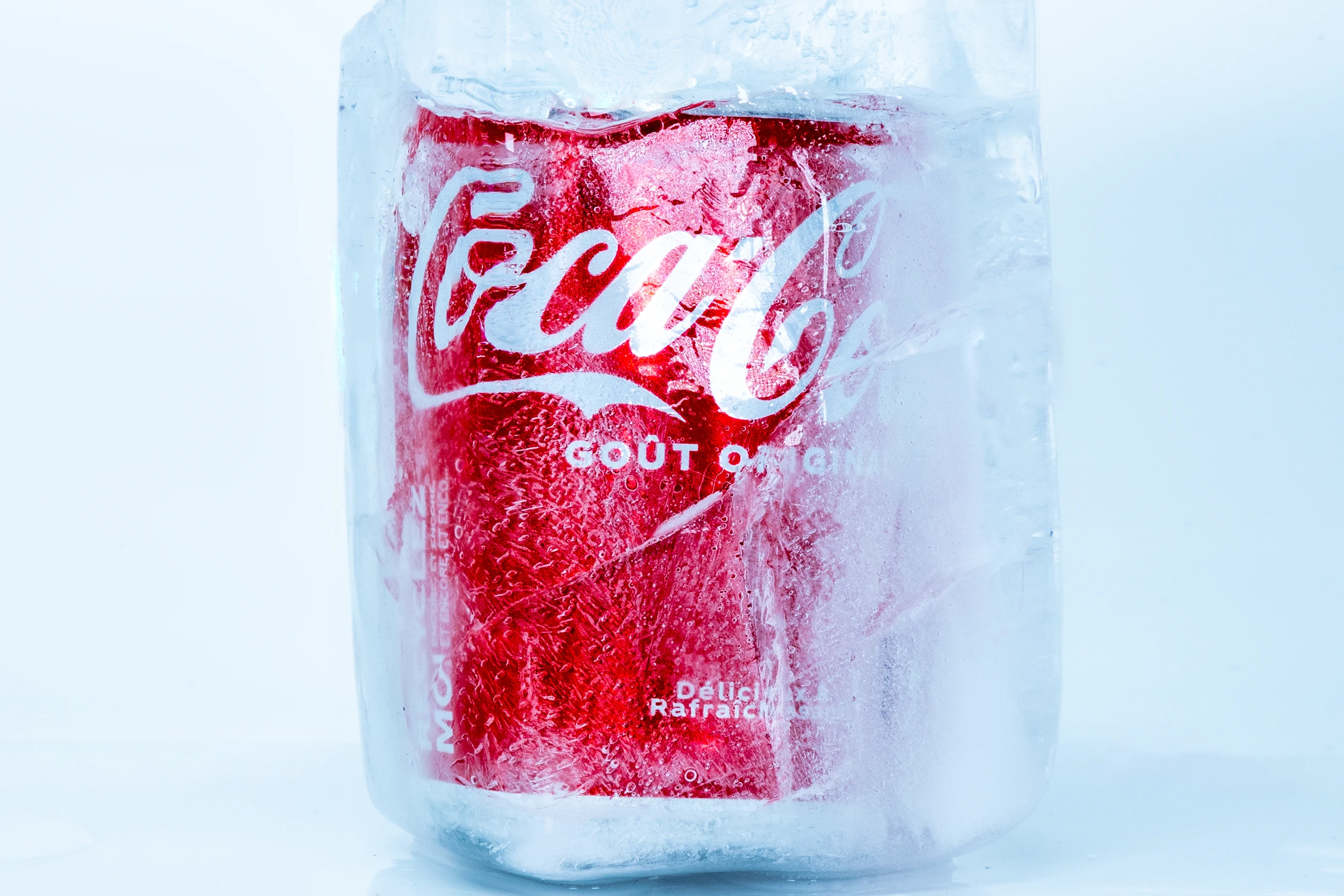 Cola Dose im Eisblock